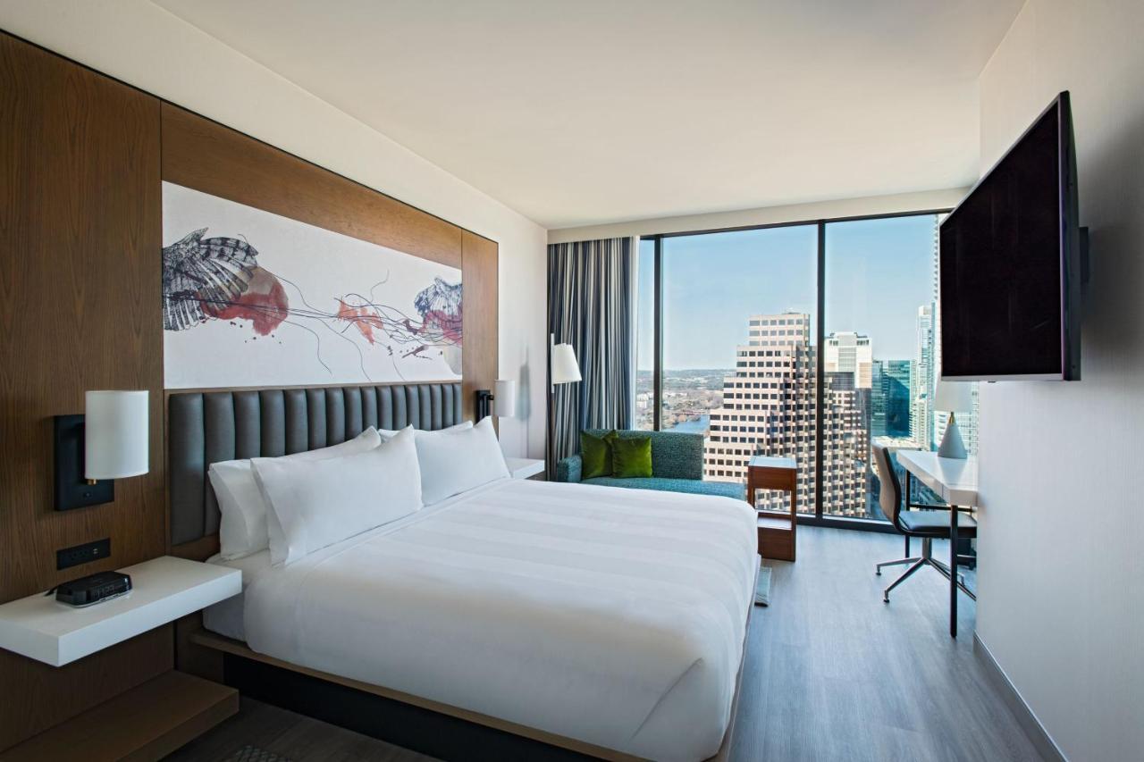 King Room City View High Floor or Mobility Accessible Roll Shower